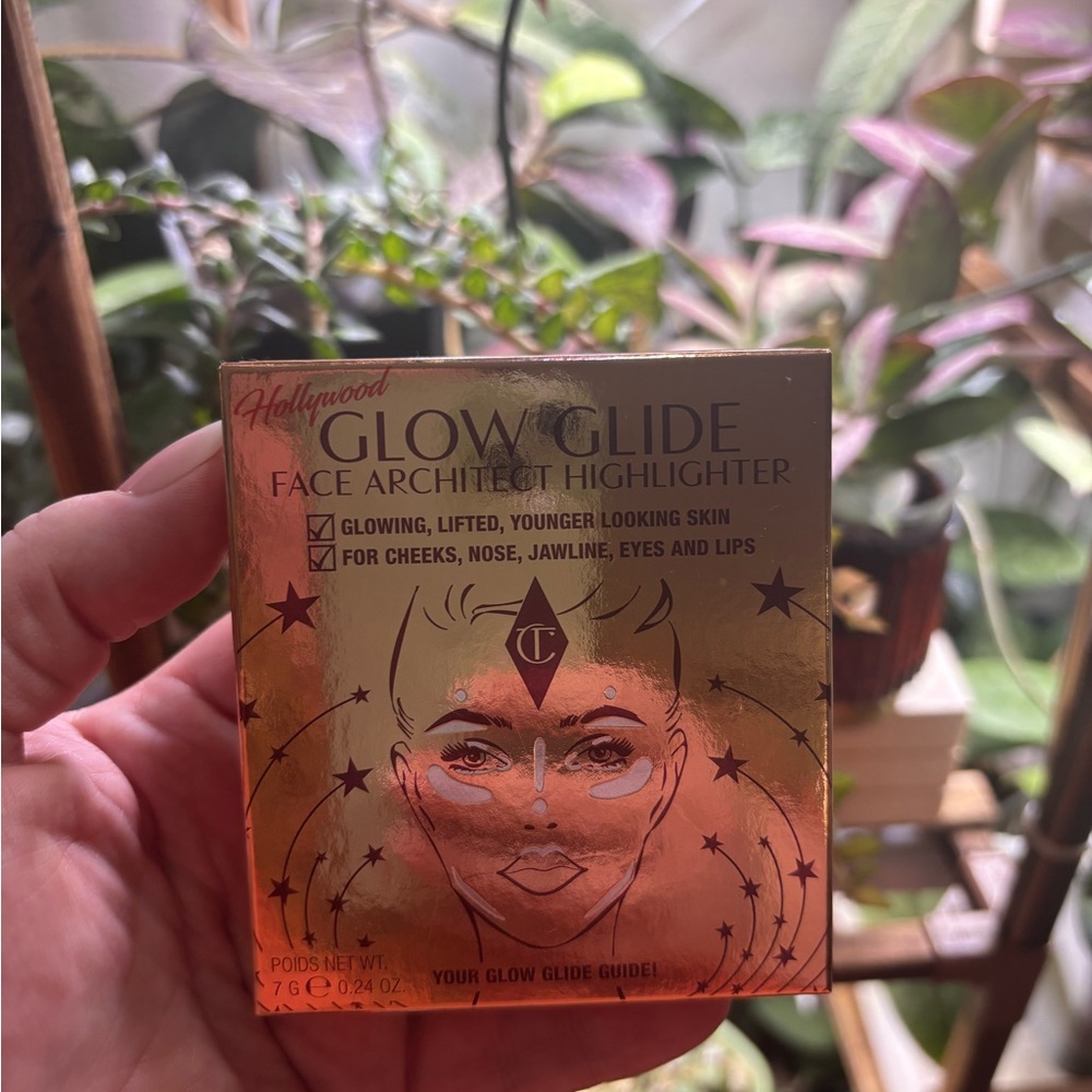 Charlotte Tilbury Glow Glide Face Architect Highlighter - Gold Shimmer